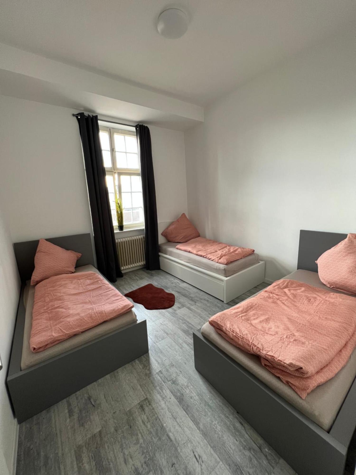 Viersen Schoene Apartments Am Duelkener Bahnhof Esterno foto