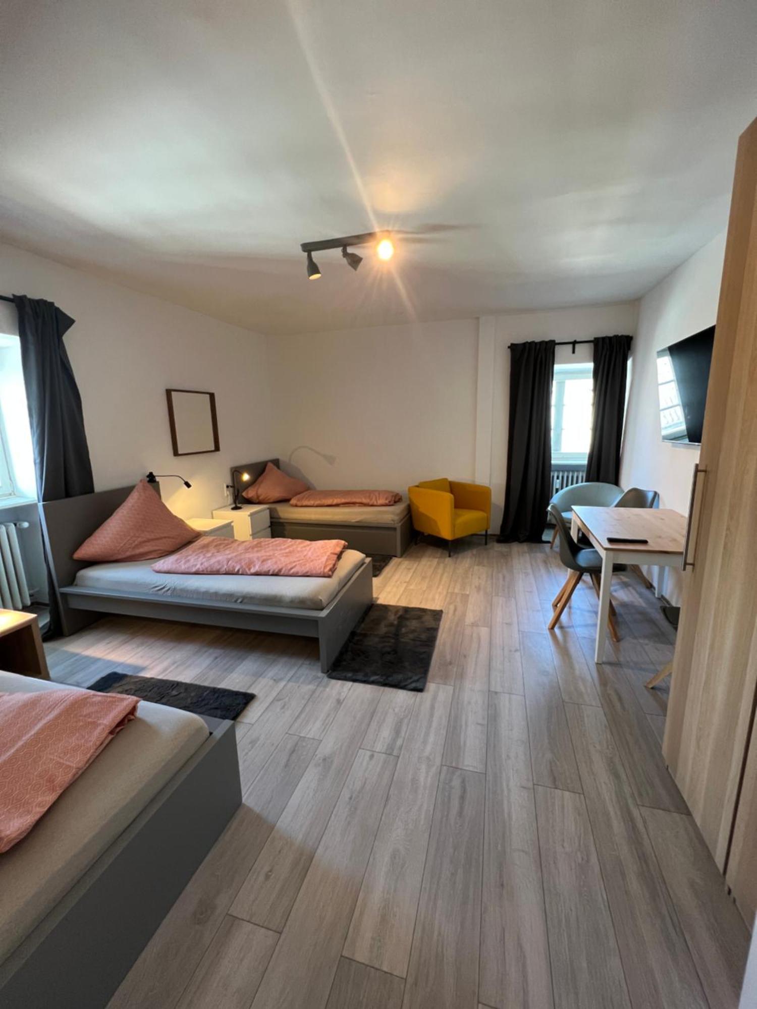 Viersen Schoene Apartments Am Duelkener Bahnhof Esterno foto