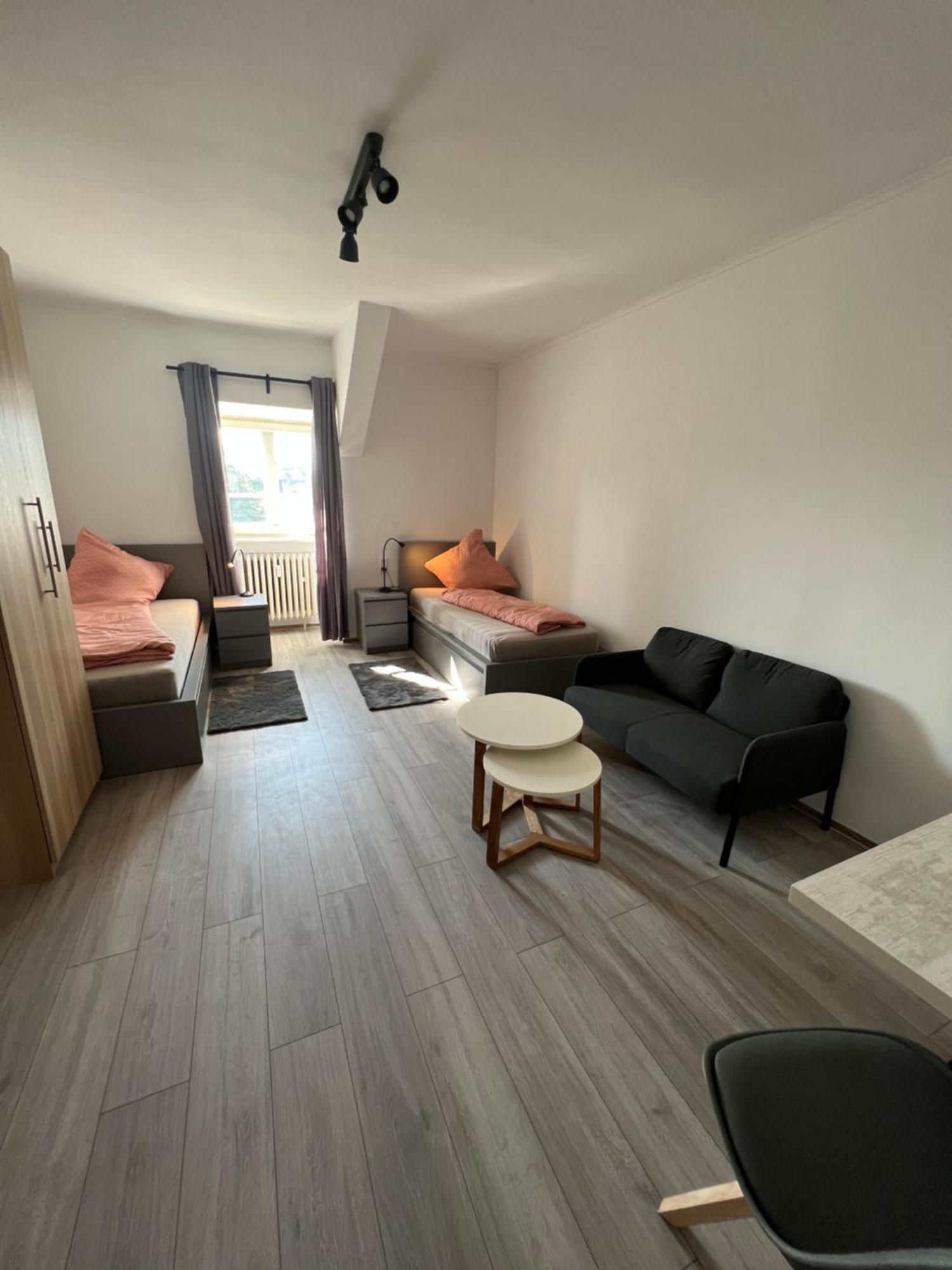 Viersen Schoene Apartments Am Duelkener Bahnhof Esterno foto