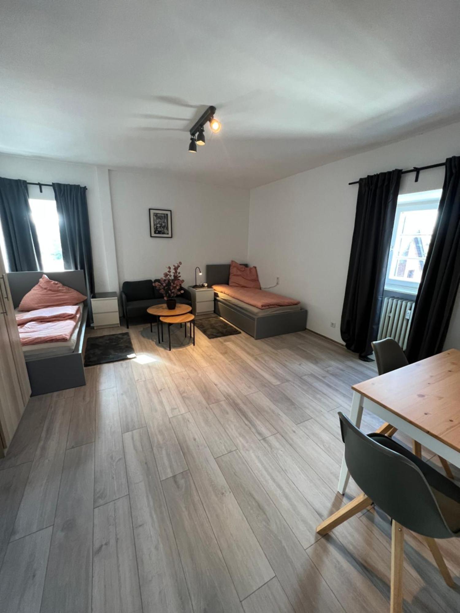Viersen Schoene Apartments Am Duelkener Bahnhof Esterno foto